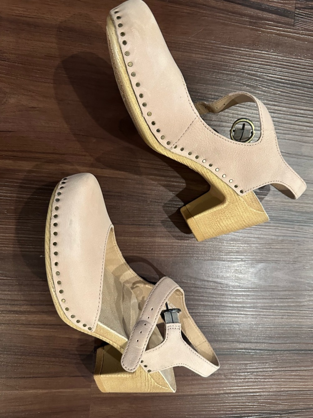 Dansko Taytum Blush Nubuck Heeled Clogs - Picture 4 of 10